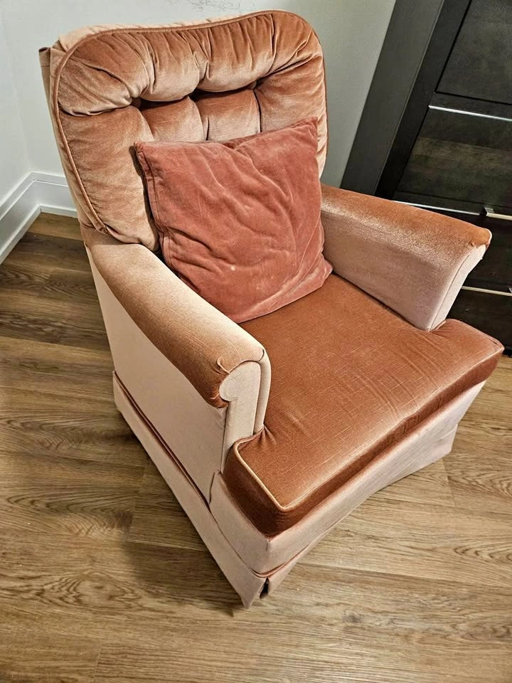 2 Pink Armchairs
