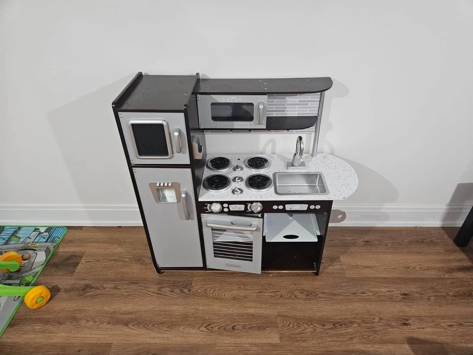 Kids play kitchen - photo 2