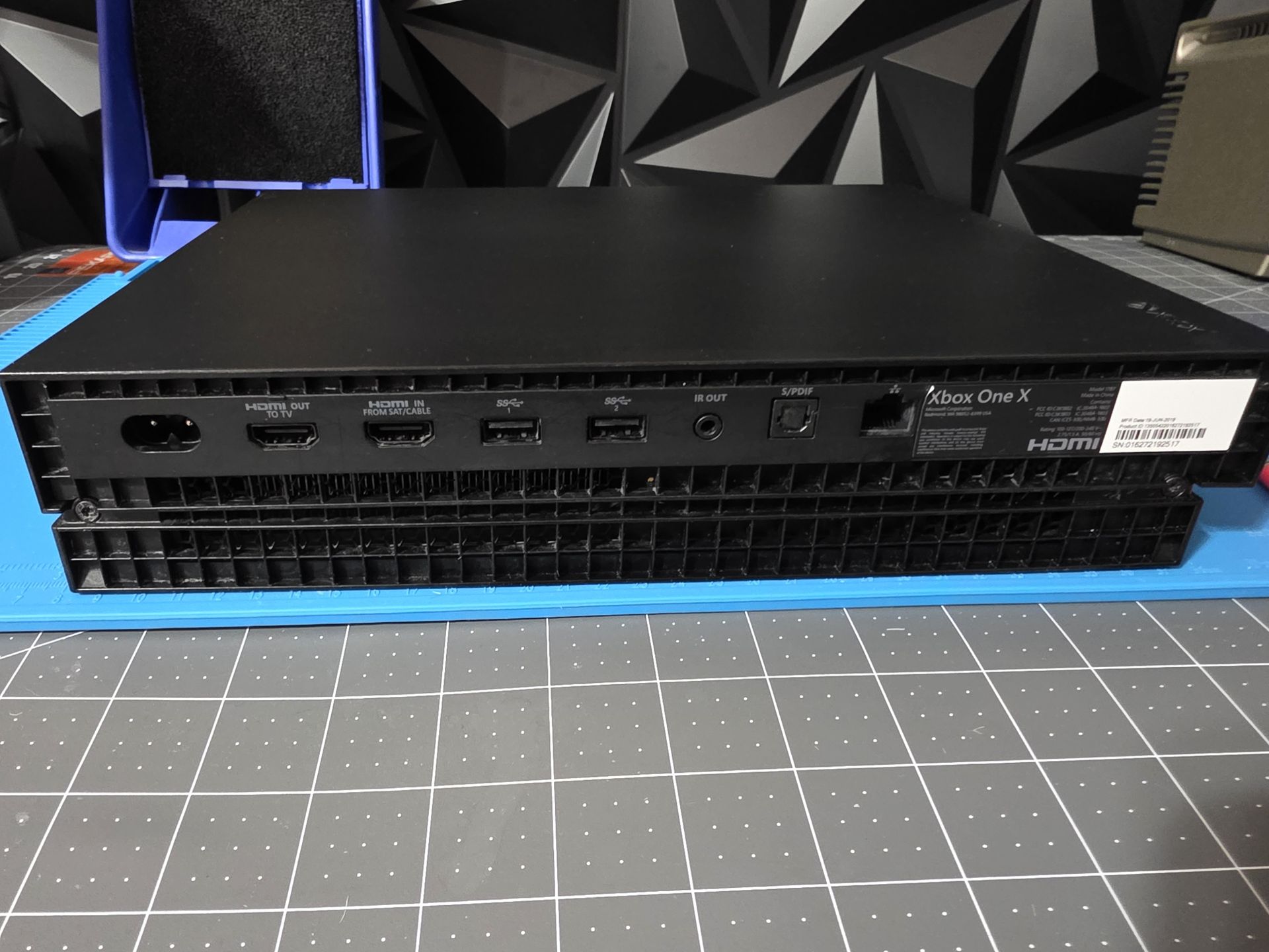 Xbox One X - photo 2