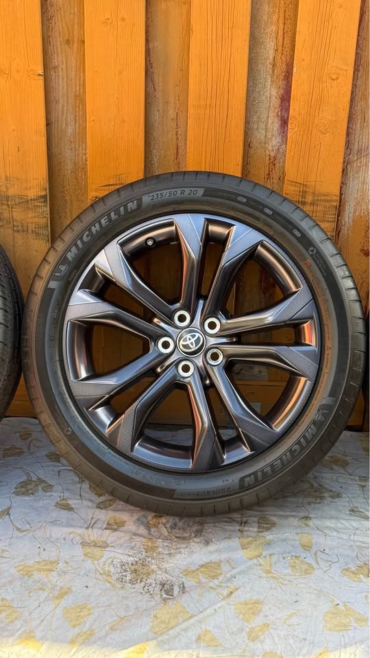 235/50R20 OEM Toyota Sienna 2025 Rims And Michelin Tires - photo 2