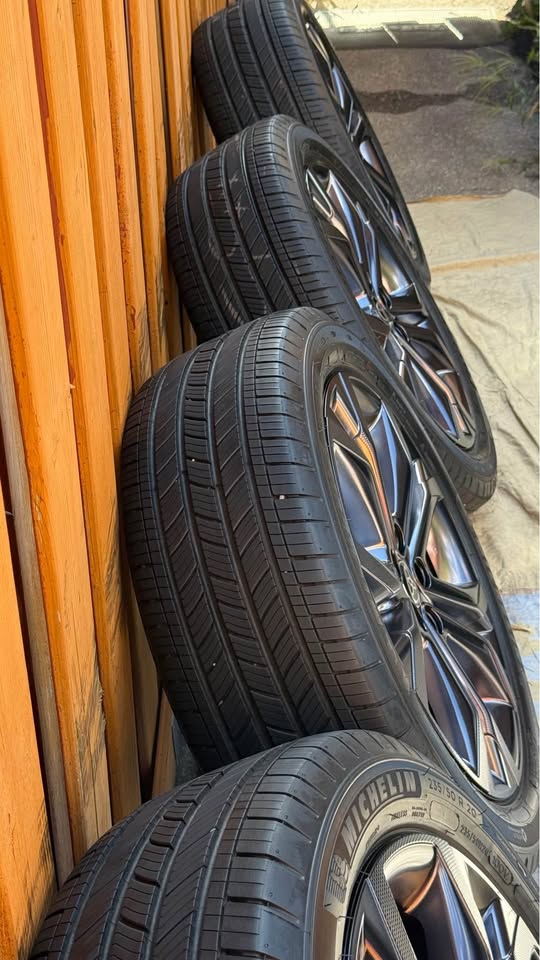 235/50R20 OEM Toyota Sienna 2025 Rims And Michelin Tires - photo 3