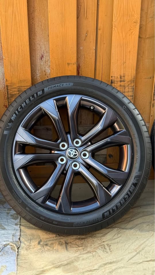 235/50R20 OEM Toyota Sienna 2025 Rims And Michelin Tires - photo 4