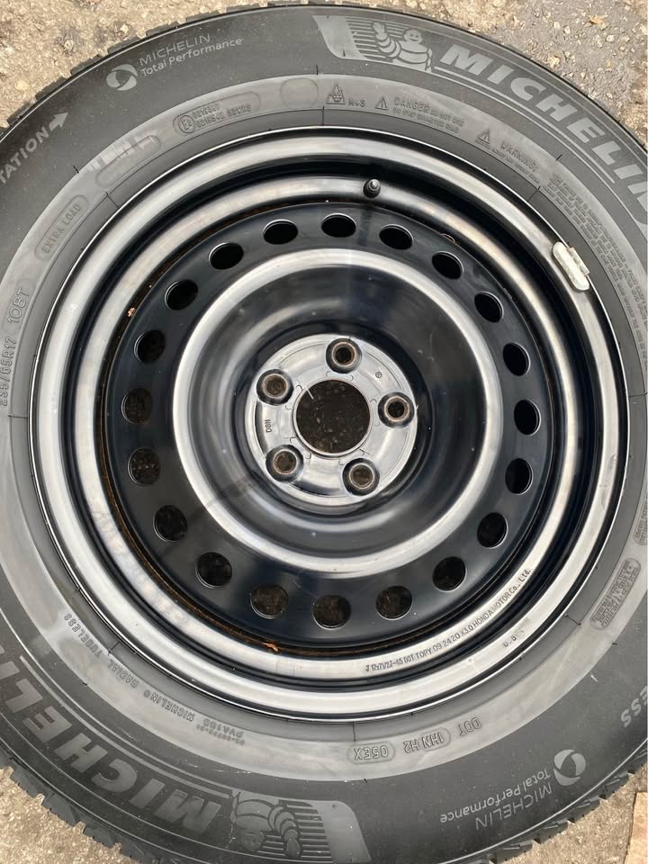 235/65R17 OEM Honda rims - photo 2