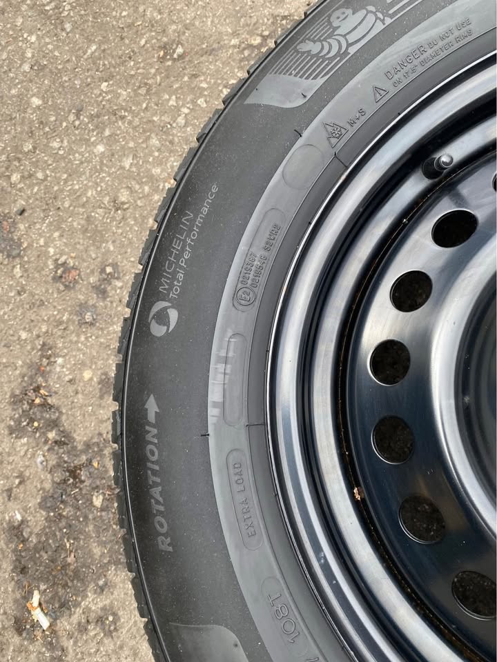 235/65R17 OEM Honda rims - photo 3