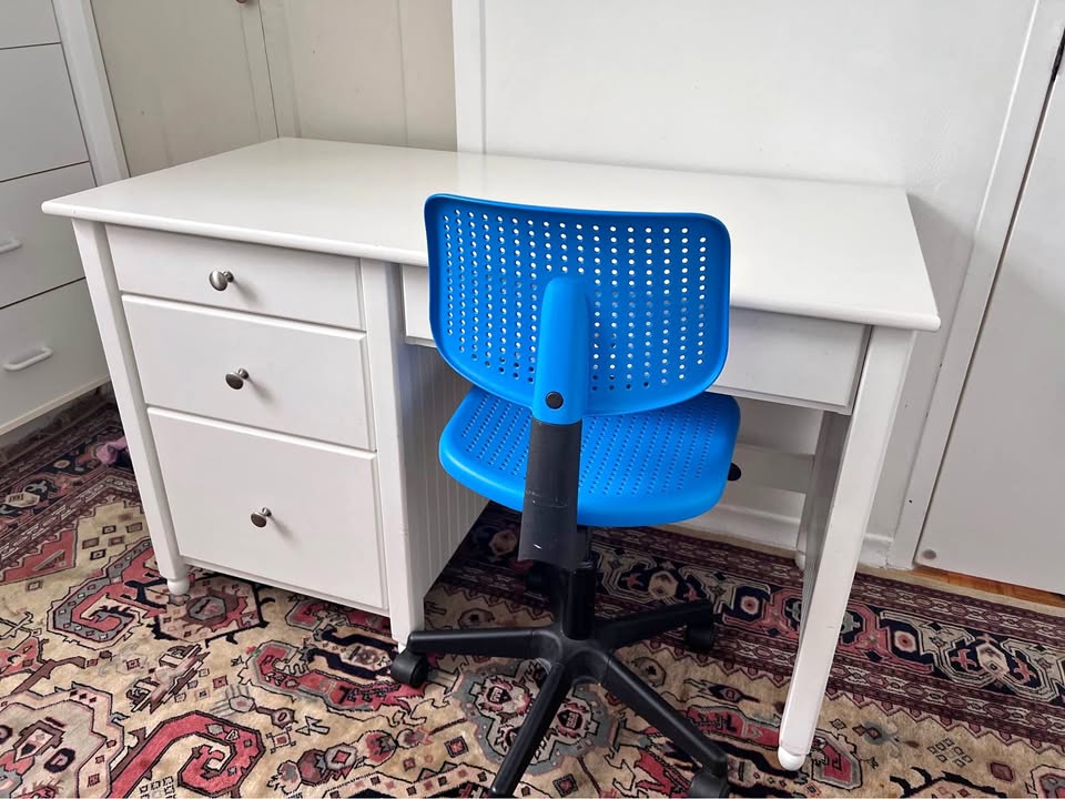 Working table / Office table