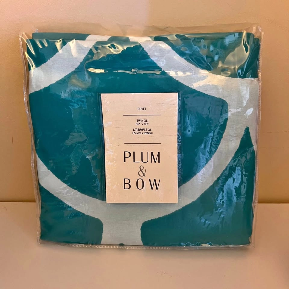NEW Plum & Bow Twin XL Green Scallop Duvet Cover