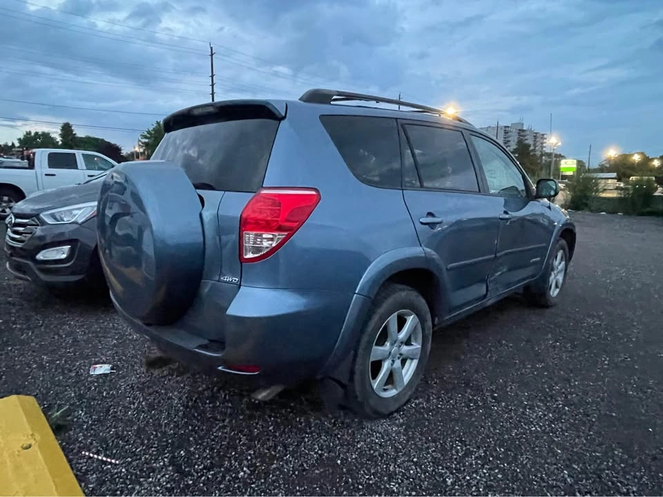 2008 Toyota RAV4 - photo 4