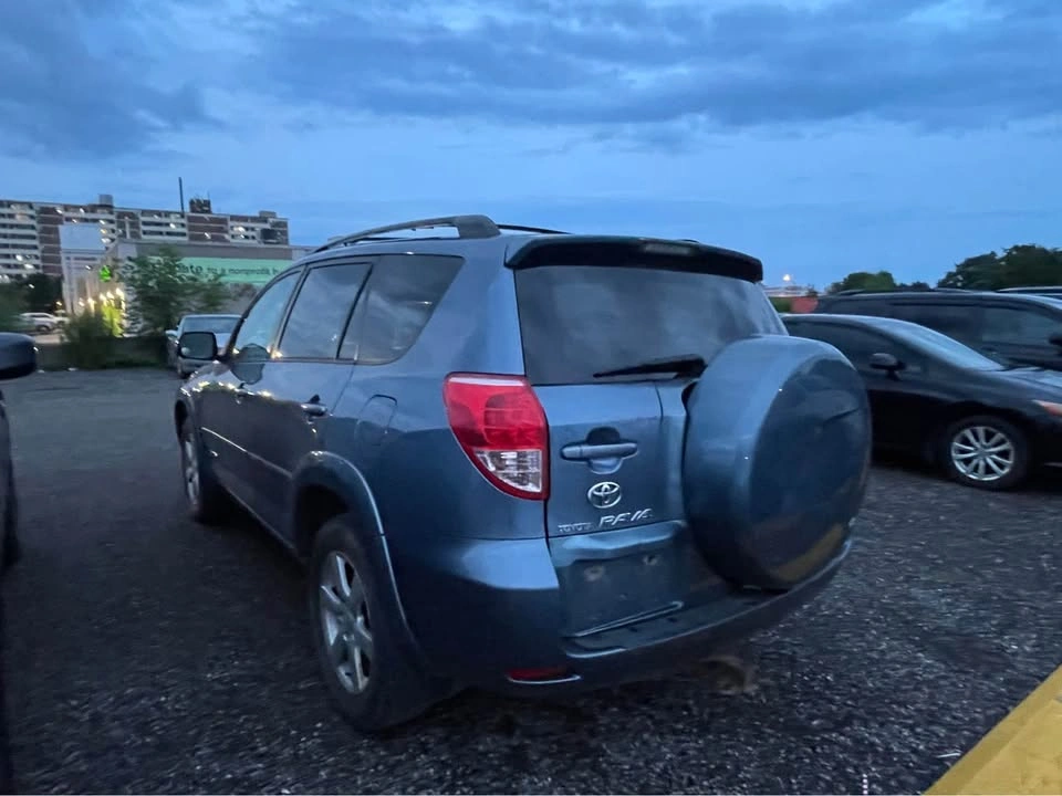 2008 Toyota RAV4 - photo 5