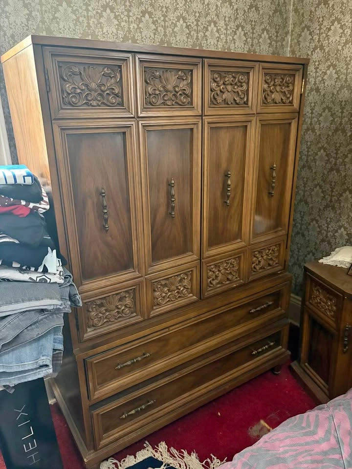 6 piece Mid Century Bedroom Set Must Go!