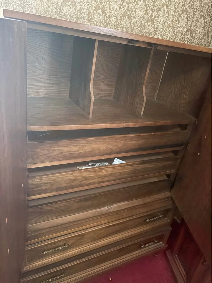 6 piece Mid Century Bedroom Set Must Go! - photo 3