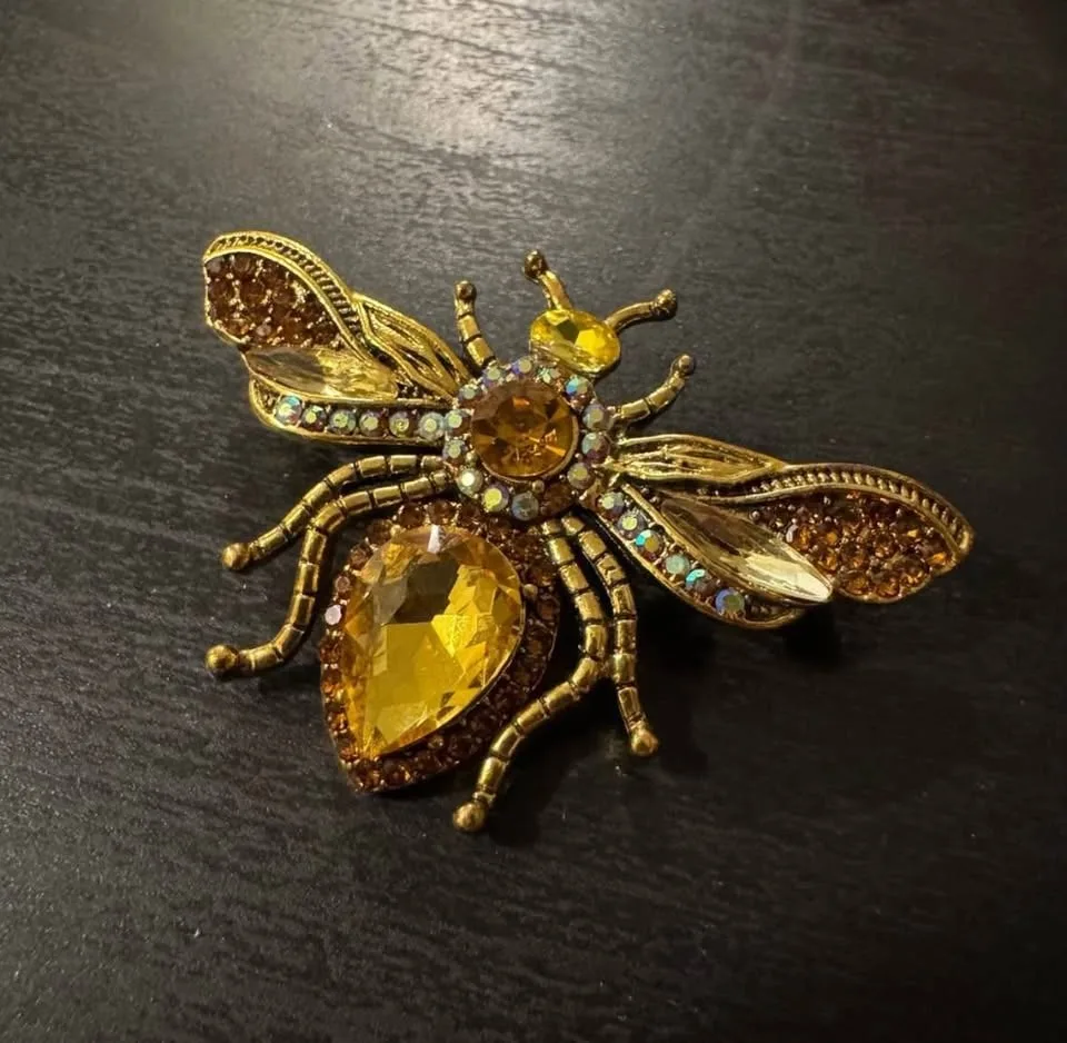 Luxe Amber Yellow Crystal Gold Tone Bumble Bee Brooch Pin image indicator(3)