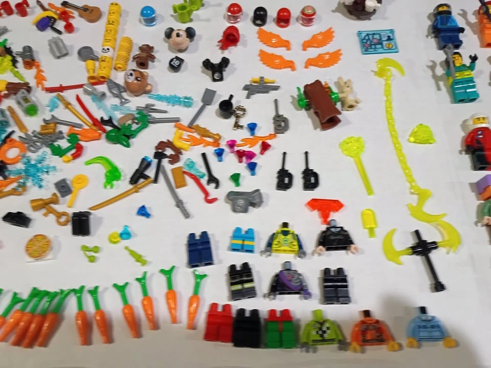 Lot of Lego Minifigs, Minifigure Parts Pieces and Accessories - photo 4