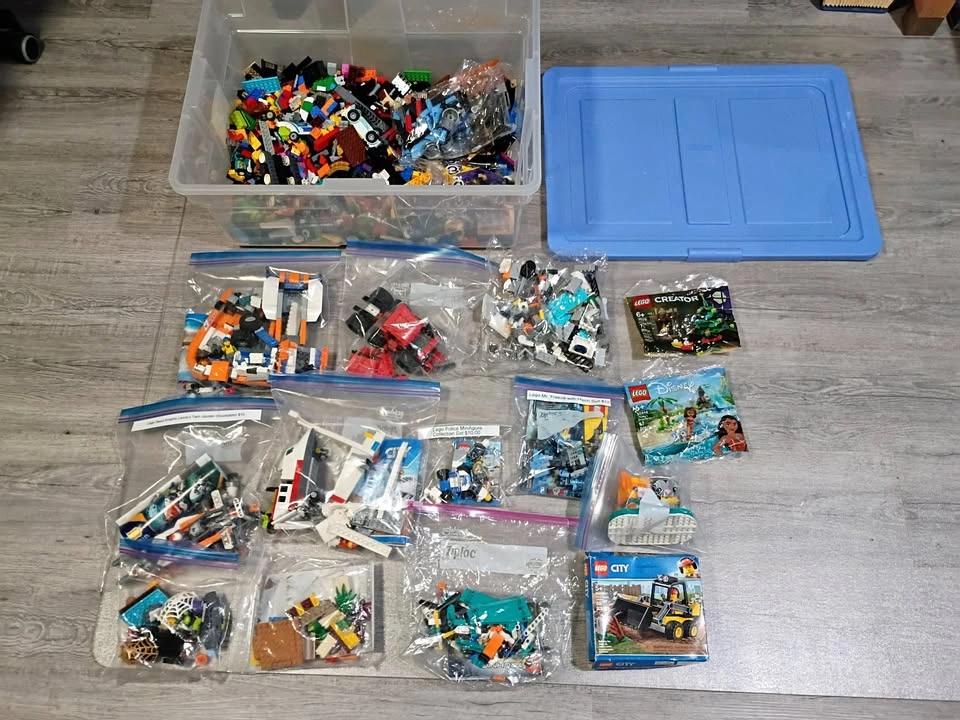 Lot of 12 Pounds of Lego Blocks Including Some Sets/Partial Sets