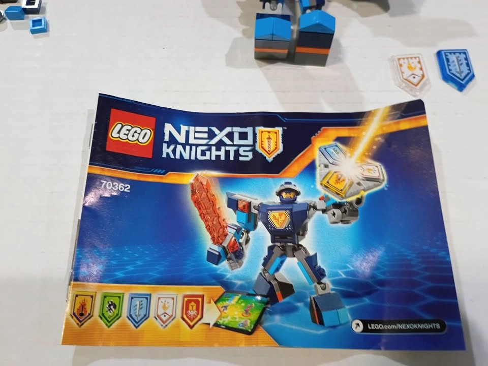 Lot of Lego Nexo Knights Battle Suit Clay and Power Shields - photo 4