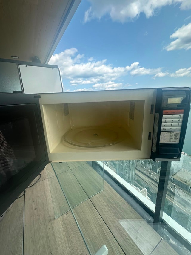 Panasonic Microwave - photo 3