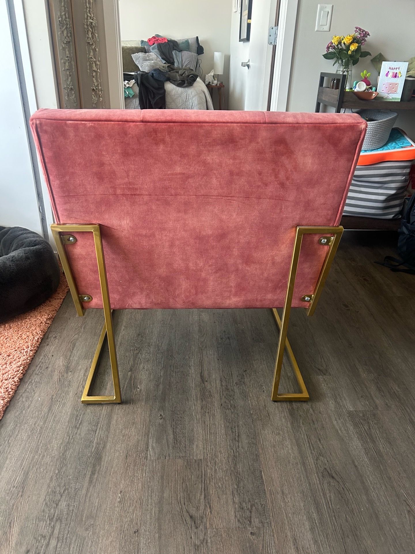 Comfy pink chair - photo 5