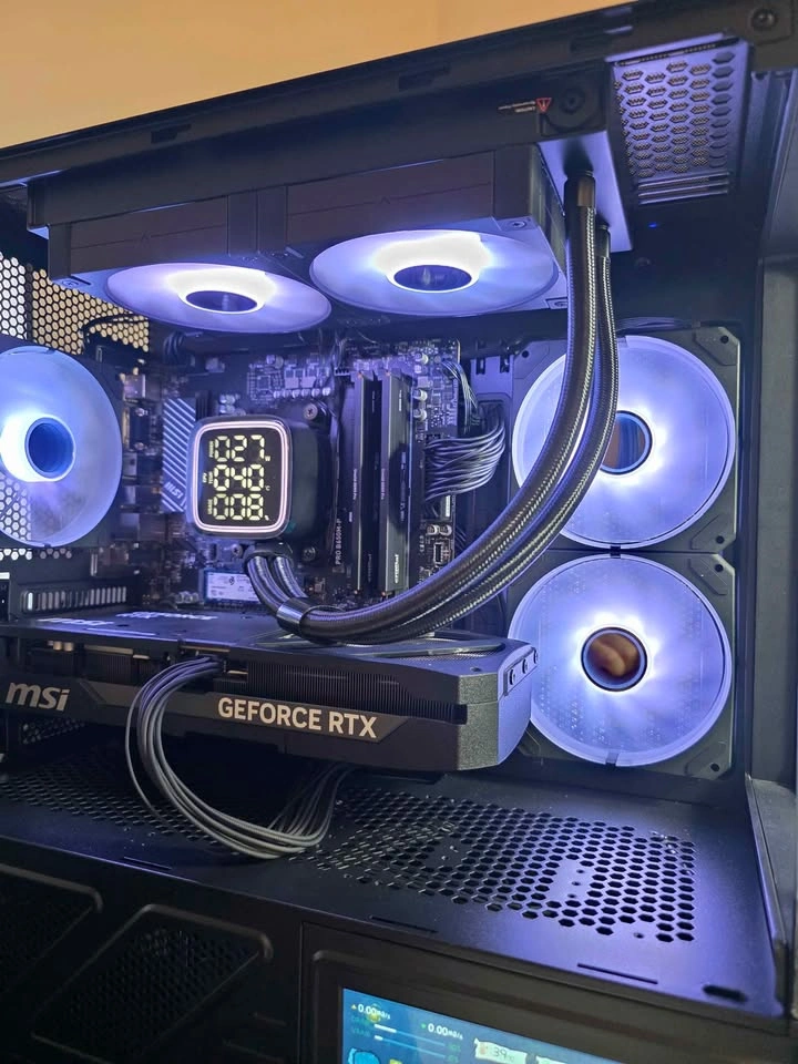 5070ti AM5 High End Gaming PC with Touch Screen Case - photo 3