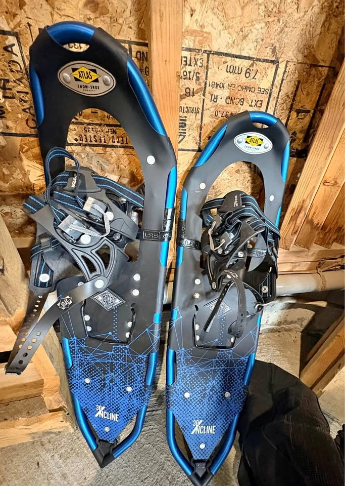 Atlas snowshoes