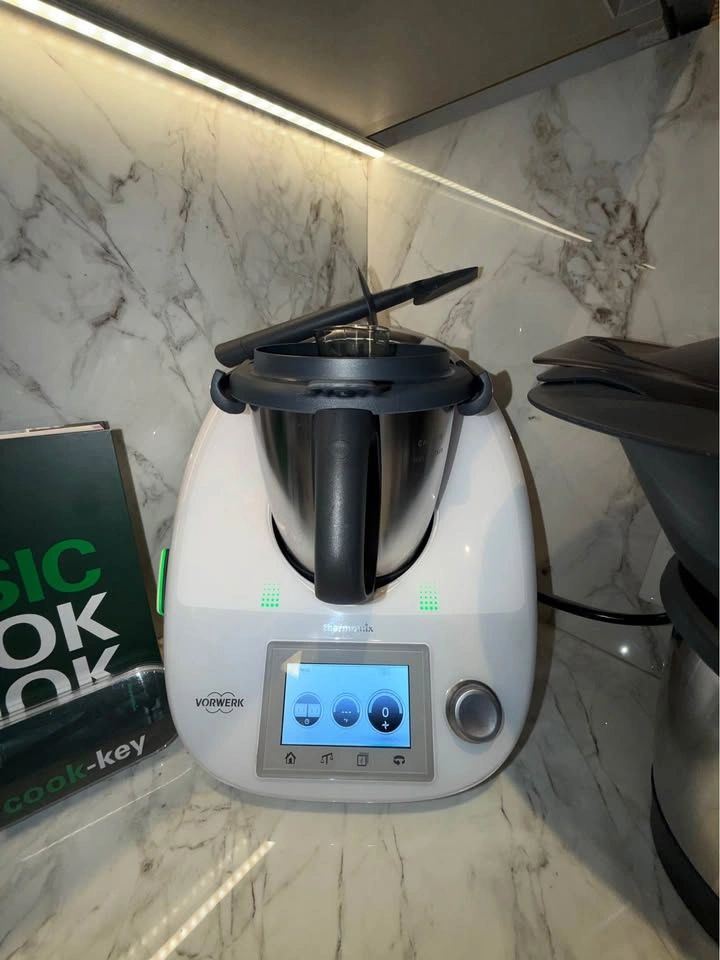 Thermomix TM5 Bundle with Extra Bowl + Accessories - photo 2