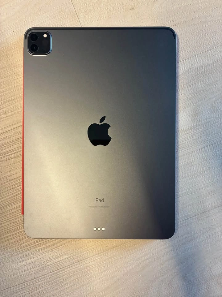 iPad Pro 11-inch (3rd Gen, M1) + Apple Pencil 2 & Accessories - photo 2