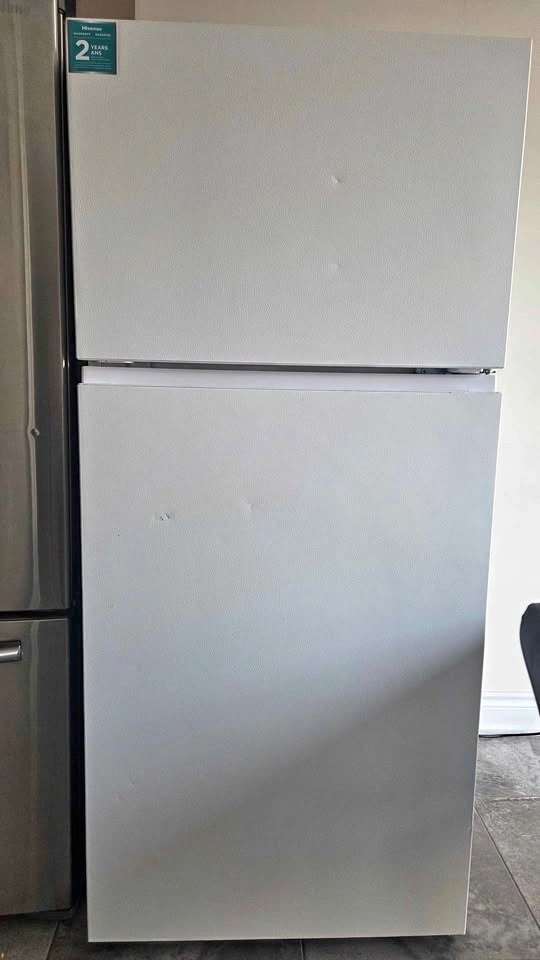 Hisense Top-Freezer Refrigerator