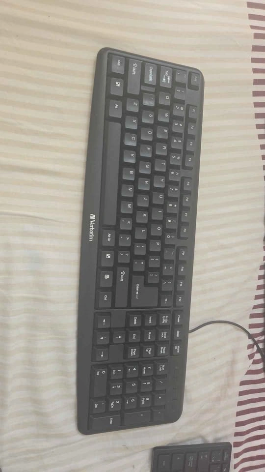 Acer and Verbatim Wired Keyboards - photo 3