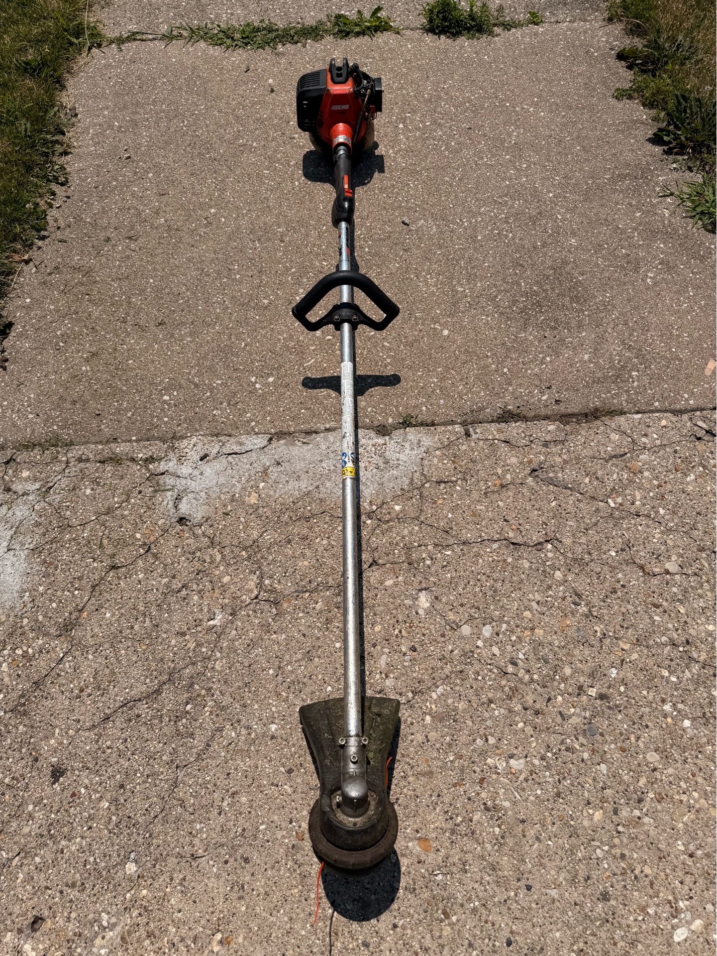 Echo trimmer not free make offer - photo 2
