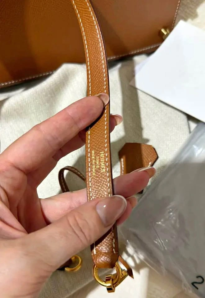 👜 Kelly 28 Sellier – Gold, Gold Hardware Excellent Condition
