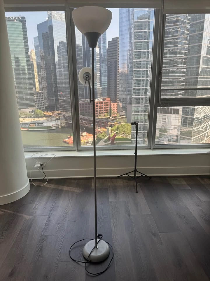 Simple modern floor lamps - photo 2