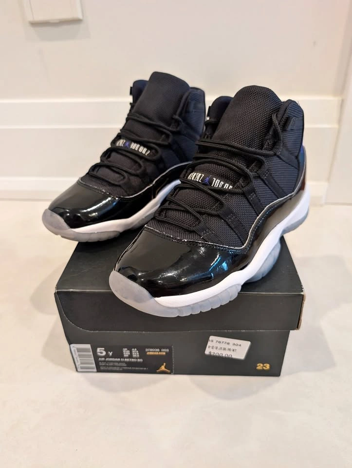 Air Jordan 11 Retro BG Space Jam Size 5Y / Women's 6.5