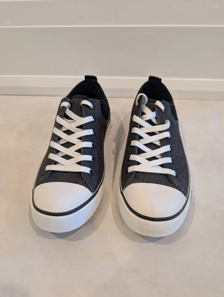 New UGG Australia Evera Canvas Suede Sneakers Black Size 8 - photo 3