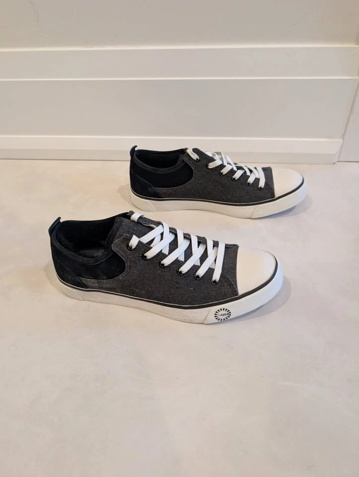New UGG Australia Evera Canvas Suede Sneakers Black Size 8 - photo 4