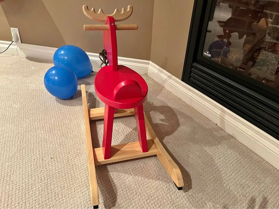 Rocking moose, red/rubberwood