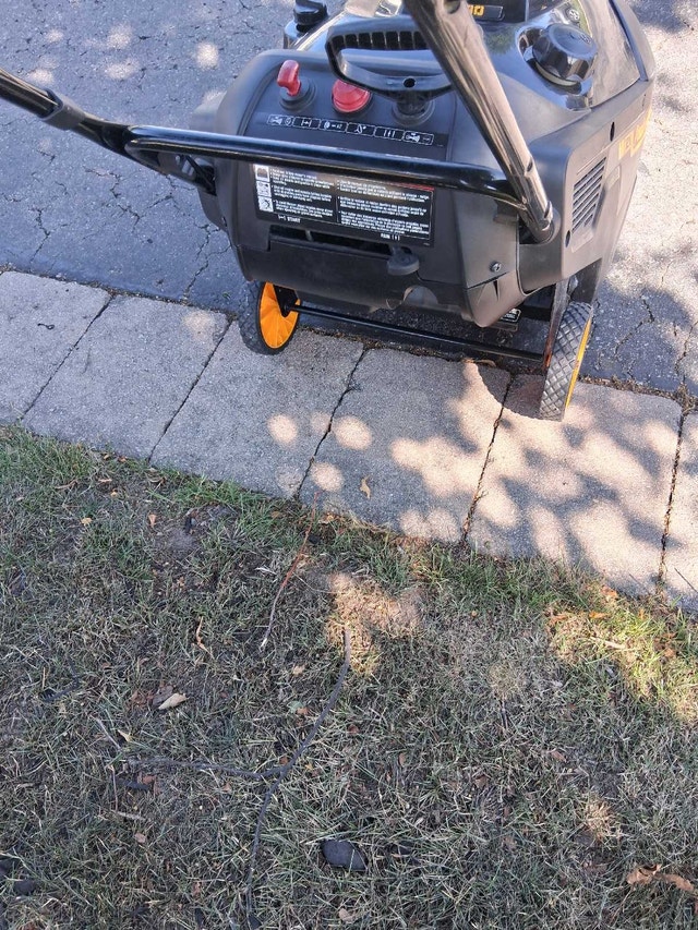 Poulan Pro Snowblower - photo 2