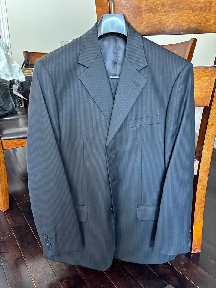 Men’s Black Stripe Wool Three-Piece Suit - R40 W34