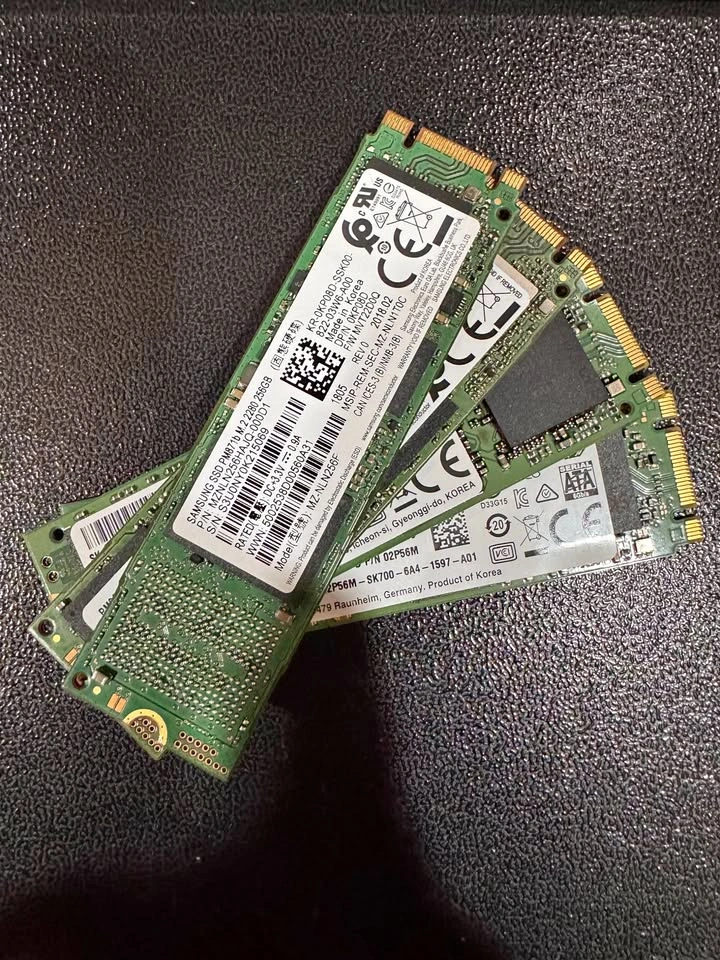 256 GB M.2 SSDs with Activated WIN 11 - SSD Upgrade Services