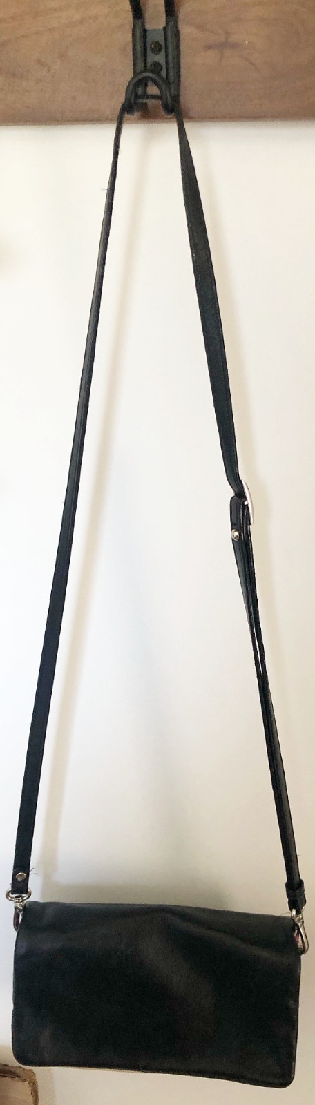Danier genuine Leather Crossbody Bag - photo 2