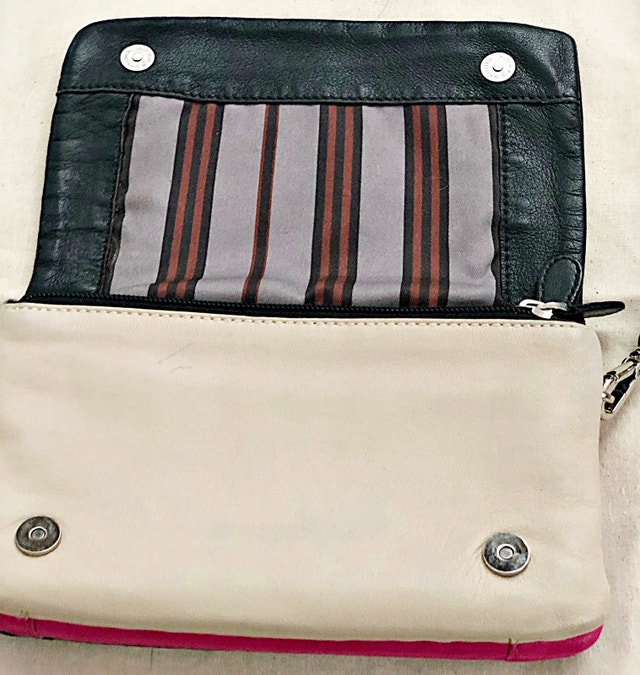 Danier genuine Leather Crossbody Bag - photo 3