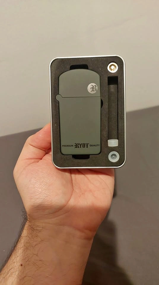 RYOT Premium Quality vaporizer (vape)