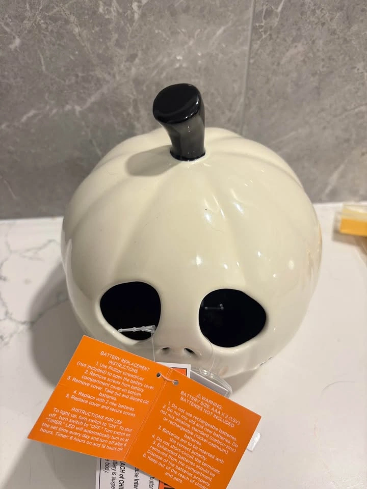 Ceramic Disney Halloween Jack pumpkin with light - photo 3