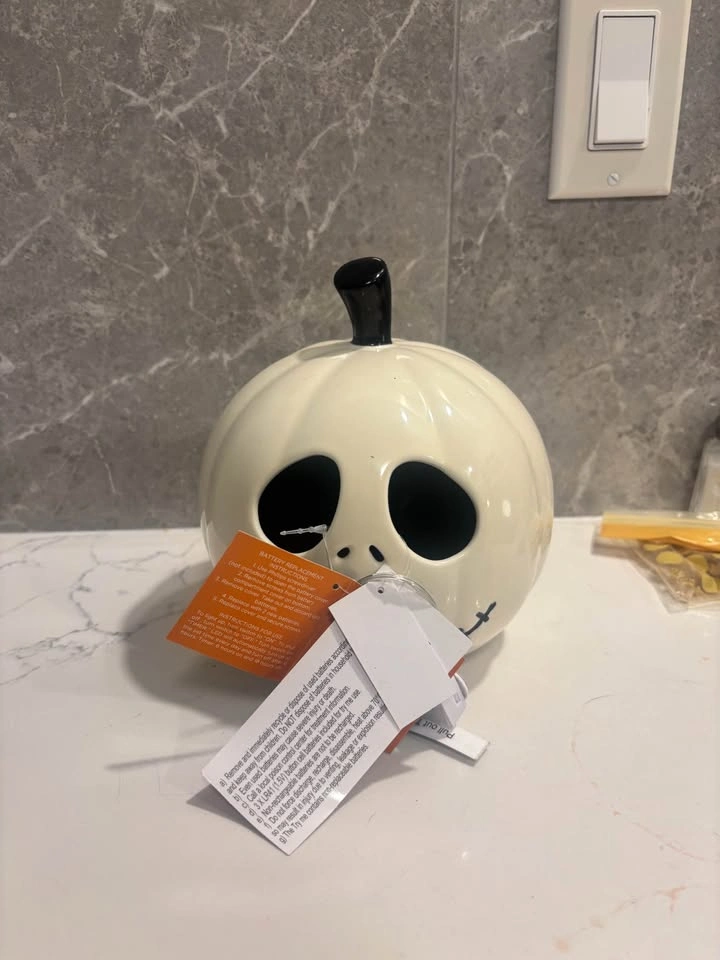 Ceramic Disney Halloween Jack pumpkin with light - photo 5