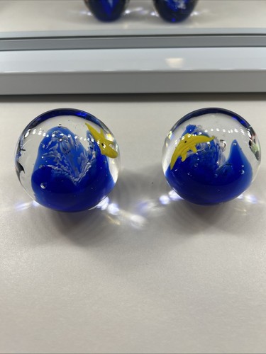 Pair of Fish Paperweights - photo 2