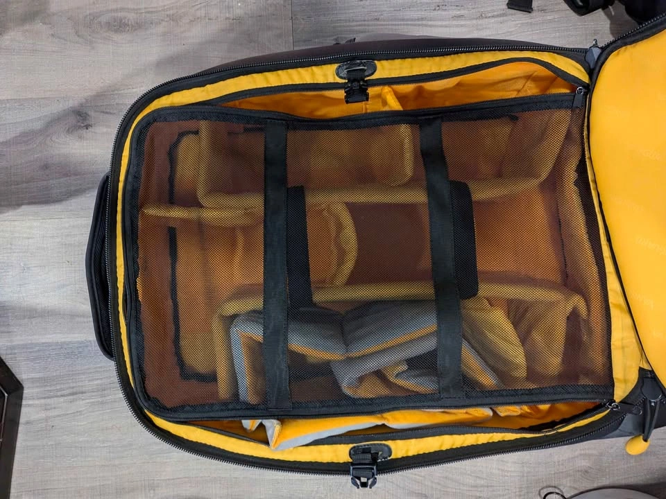 Vanguard Alta fly 62T Rolling Camera Bag - photo 3