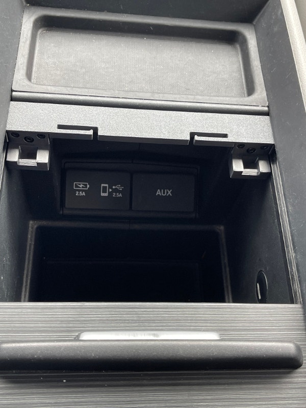 Honda Odyssey Centre Console Adapter for Phone Cable - photo 2