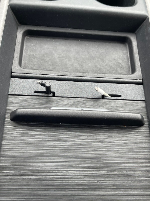 Honda Odyssey Centre Console Adapter for Phone Cable - photo 3