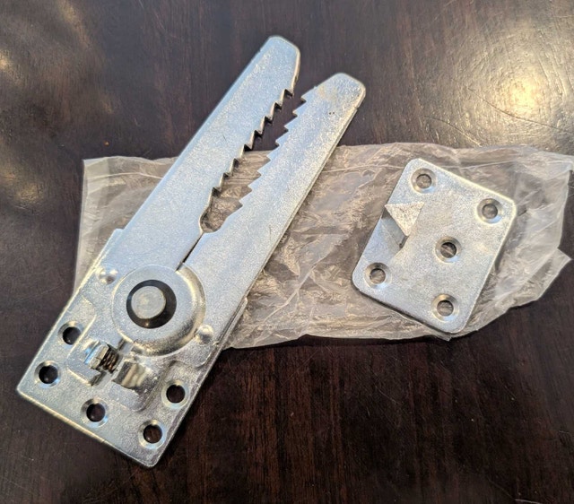 Alligator clamp for sectional sofa