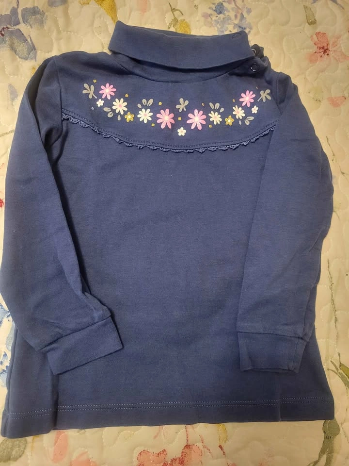 Girls Shirt and Sweater Bundle - photo 2