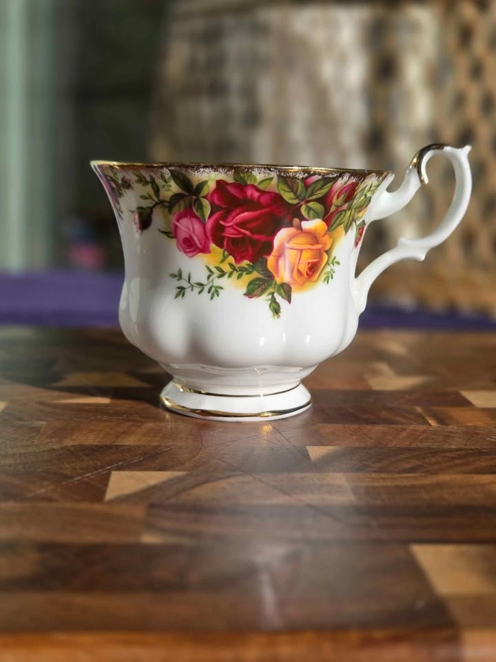 Vintage Royal Albert "Princess Diaries" Teacup Sets - photo 3