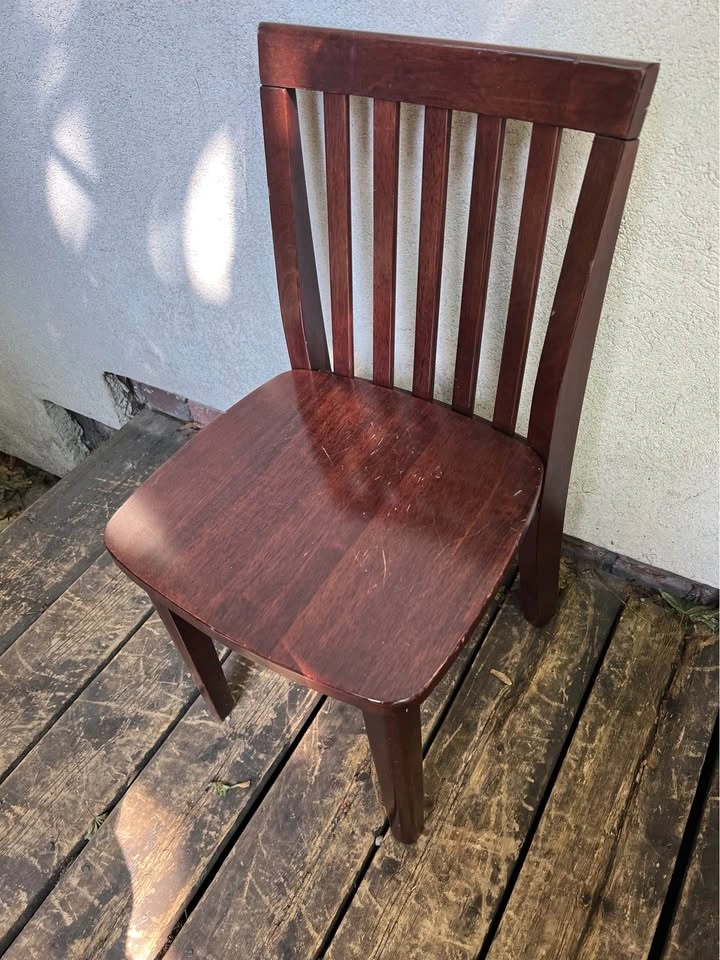 Child Size Chair - photo 2