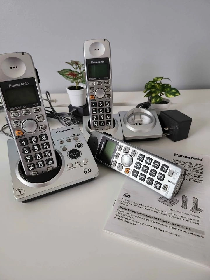 Panasonic Cordless Answering System w/ 3 Handsets - photo 3
